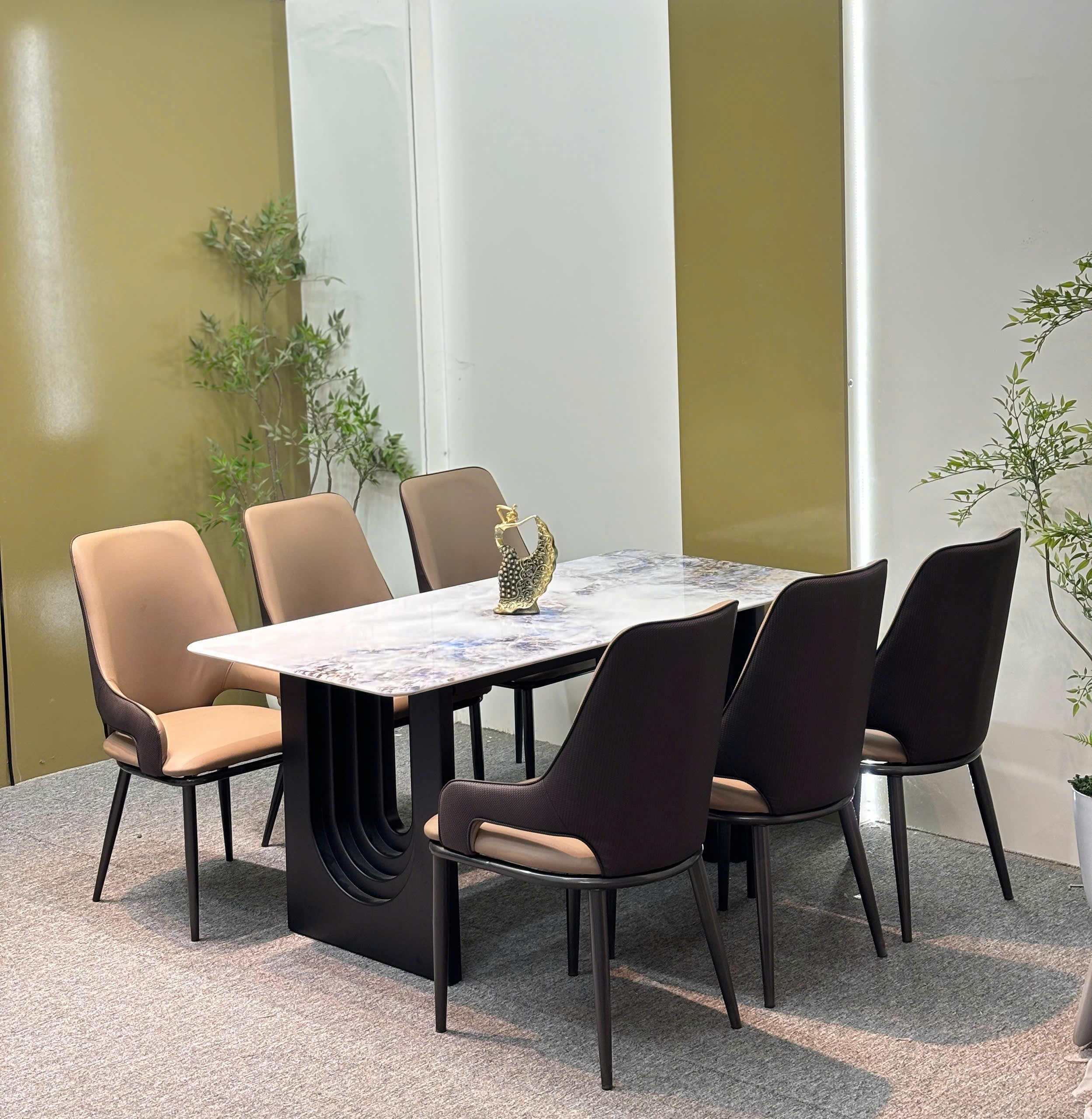 Bộ bàn ăn nhập khẩu cao cấp đá siêu vi tinh thể - Ảnh 4